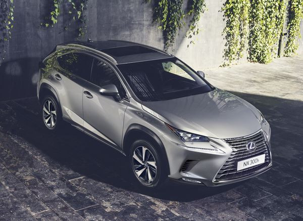 Le crossover Lexus NX s'offre un design sophistiqué plus distinctif