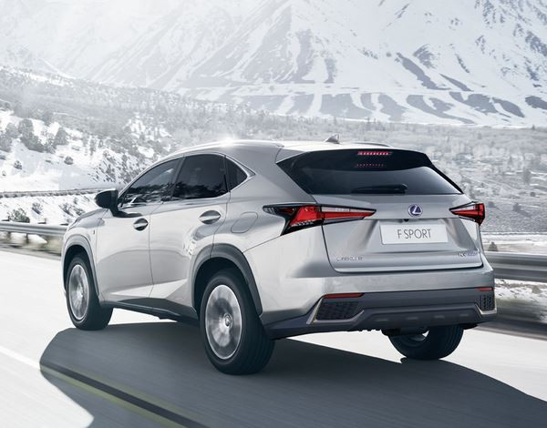 Le crossover Lexus NX s'offre un design sophistiqué plus distinctif