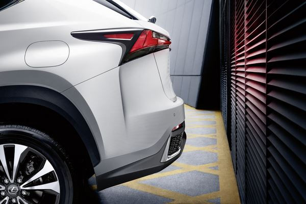 Le crossover Lexus NX s'offre un design sophistiqué plus distinctif