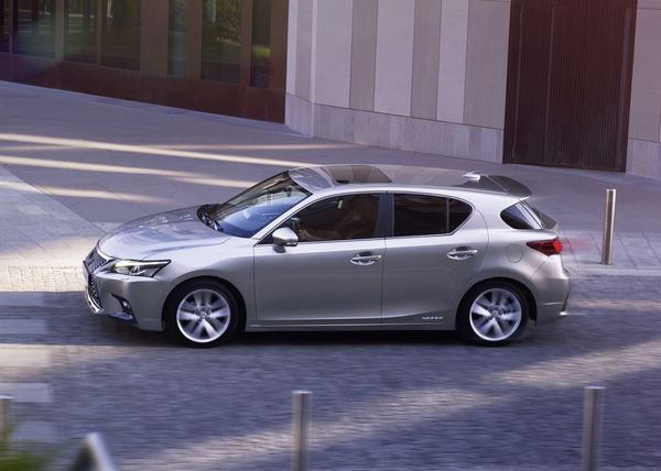 La Lexus CT s'offre une face avant modernisée