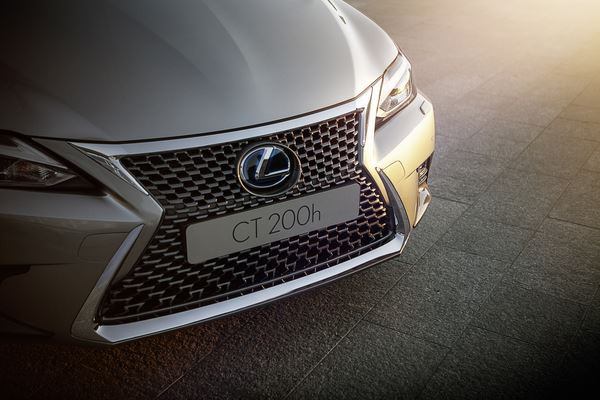 La Lexus CT s'offre une face avant modernisée