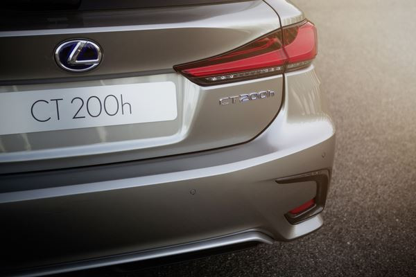 La Lexus CT s'offre une face avant modernisée