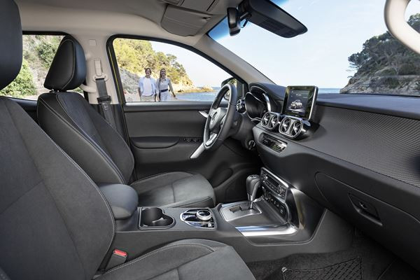 La Mercedes Classe X allie les caractéristiques typiques d'un pickup