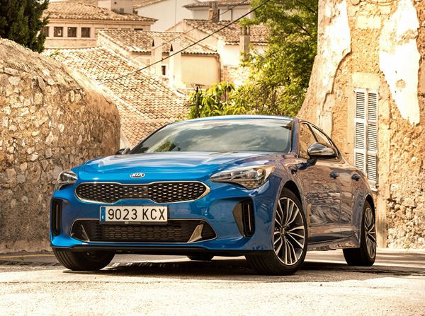 Kia Stinger: une berline coupé Grand Tourisme à la silhouette de fastback