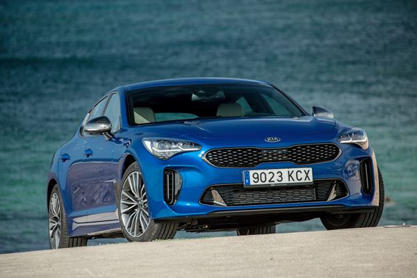Kia Stinger: une berline coupé Grand Tourisme à la silhouette de fastback