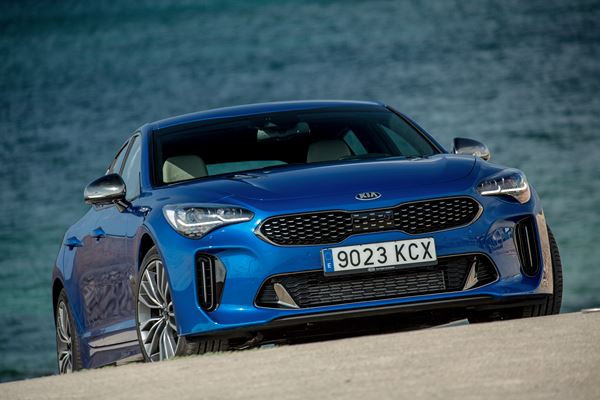 Kia Stinger: une berline coupé Grand Tourisme à la silhouette de fastback