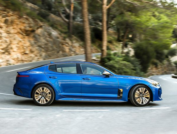 Kia Stinger: une berline coupé Grand Tourisme à la silhouette de fastback
