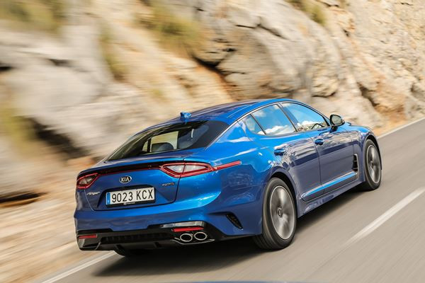 Kia Stinger: une berline coupé Grand Tourisme à la silhouette de fastback
