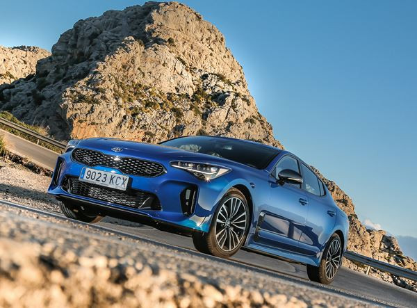 Kia Stinger: une berline coupé Grand Tourisme à la silhouette de fastback
