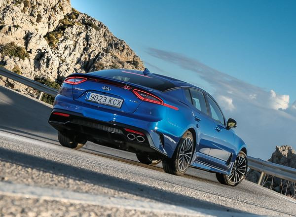 Kia Stinger: une berline coupé Grand Tourisme à la silhouette de fastback