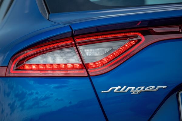 Kia Stinger: une berline coupé Grand Tourisme à la silhouette de fastback