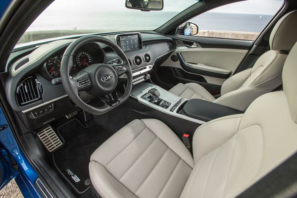 Kia Stinger: une berline coupé Grand Tourisme à la silhouette de fastback
