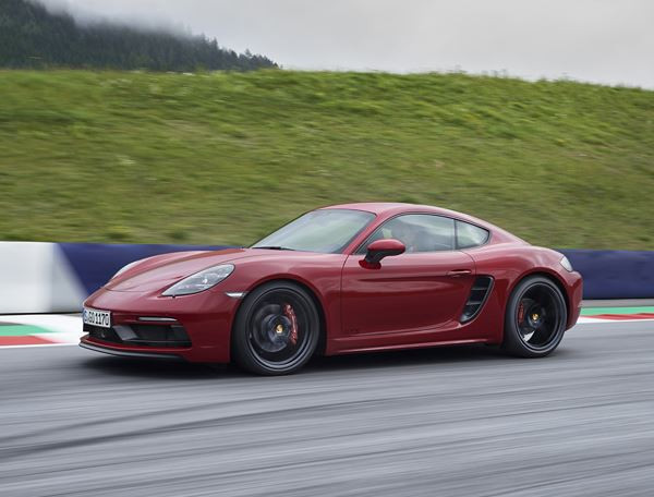 La Porsche 718 Cayman GTS délivre une puissance de 365 ch