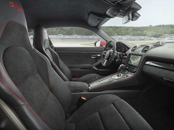 La Porsche 718 Cayman GTS délivre une puissance de 365 ch