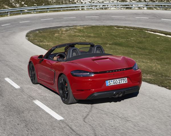 Le roadster Porsche 718 Boxster GTS débite une puissance de 365 ch