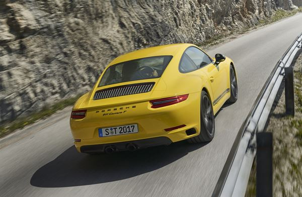 La Porsche 911 Carrera T optimise les performances sportives