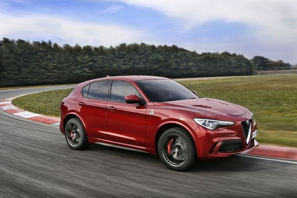 L’Alfa Romeo Stelvio Quadrifoglio embarque un moteur bi-turbo 2.9 V6 de 510 ch