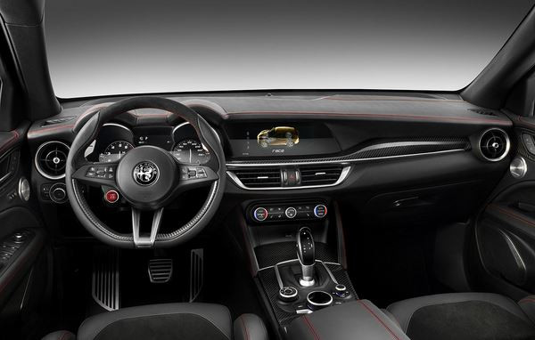 L’Alfa Romeo Stelvio Quadrifoglio embarque un moteur bi-turbo 2.9 V6 de 510 ch