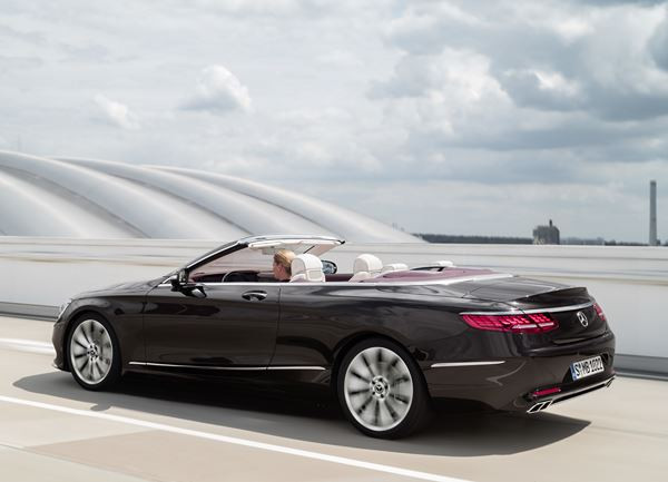 La Mercedes-Benz Classe S Cabriolet embarque toute une panoplie de technologies