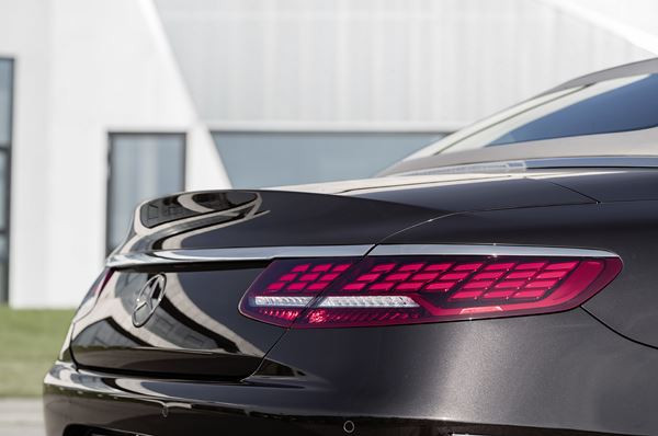 La Mercedes-Benz Classe S Cabriolet embarque toute une panoplie de technologies