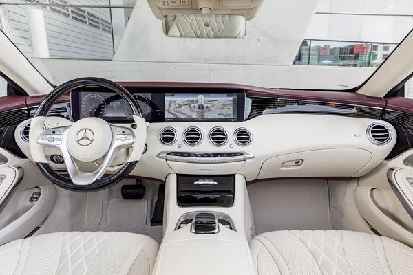 La Mercedes-Benz Classe S Cabriolet embarque toute une panoplie de technologies
