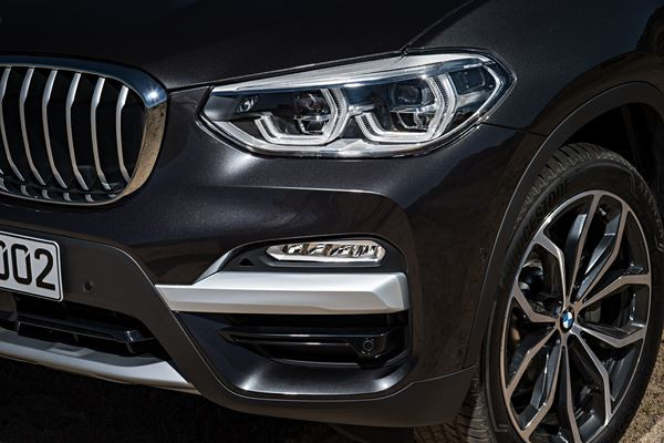 BMW X3: un SUV tout terrain de milieu de gamme à l'allure sportive