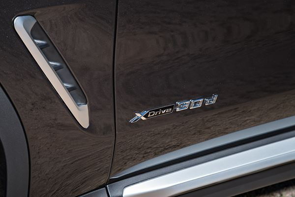 BMW X3: un SUV tout terrain de milieu de gamme à l'allure sportive