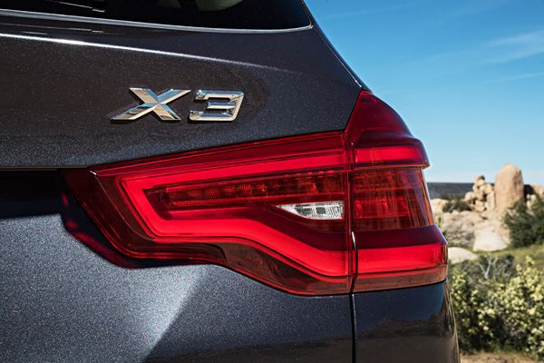 BMW X3: un SUV tout terrain de milieu de gamme à l'allure sportive