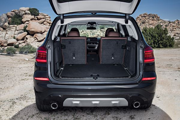 BMW X3: un SUV tout terrain de milieu de gamme à l'allure sportive