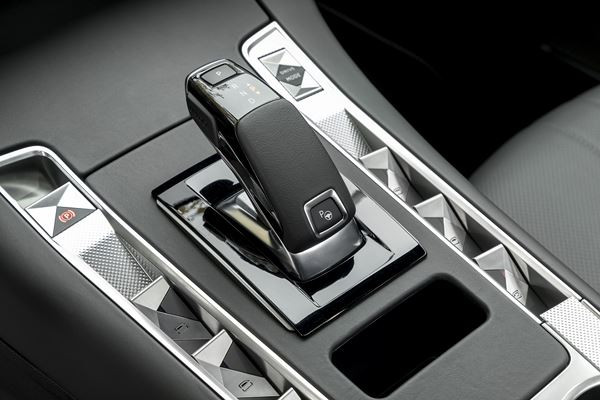 DS 7 Crossback: le SUV façonné selon la philosophie DS de raffinement à la française