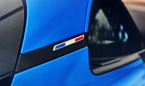 Alpine A110: un coupé deux places à moteur central arrière léger et agile