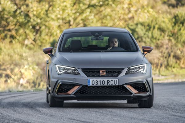 La Seat Leon Cupra R DSG débite une puissance de 300 ch