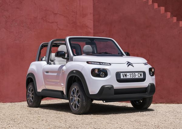 La Citroën E-Mehari restylée s'offre une version Hard Top