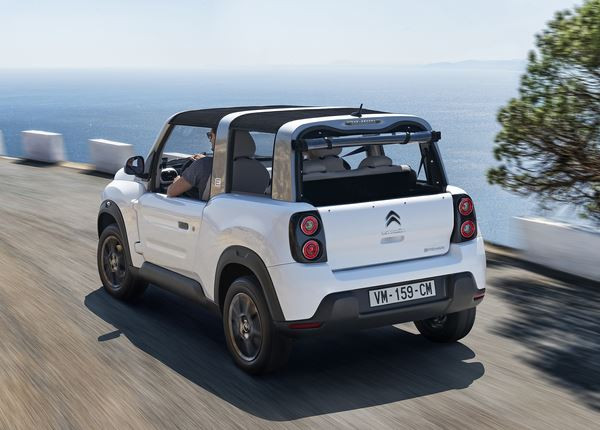 La Citroën E-Mehari restylée s'offre une version Hard Top