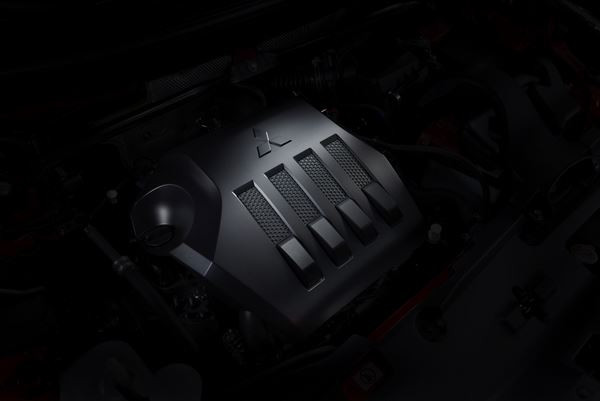 Le SUV compact Mitsubishi Eclipse Cross arbore une silhouette effilée