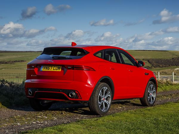 Le SUV compact Jaguar E-Pace affiche des proportions sportives