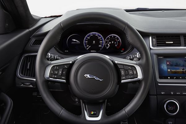 Le SUV compact Jaguar E-Pace affiche des proportions sportives