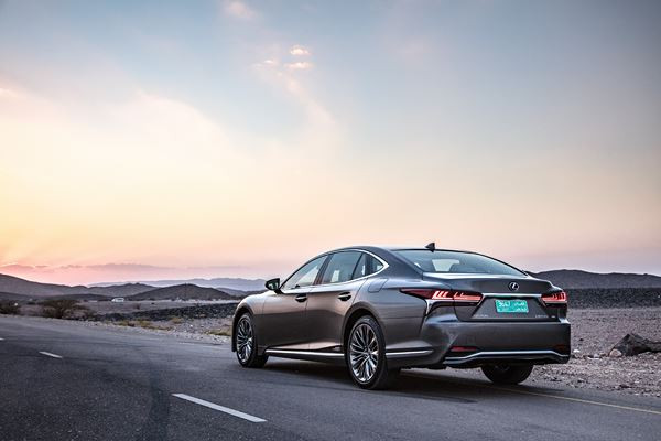 La limousine Lexus LS incarne le summum du luxe automobile japonais