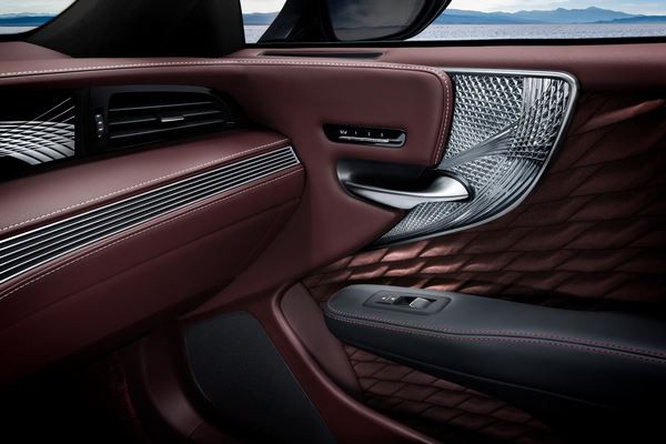 La limousine Lexus LS incarne le summum du luxe automobile japonais