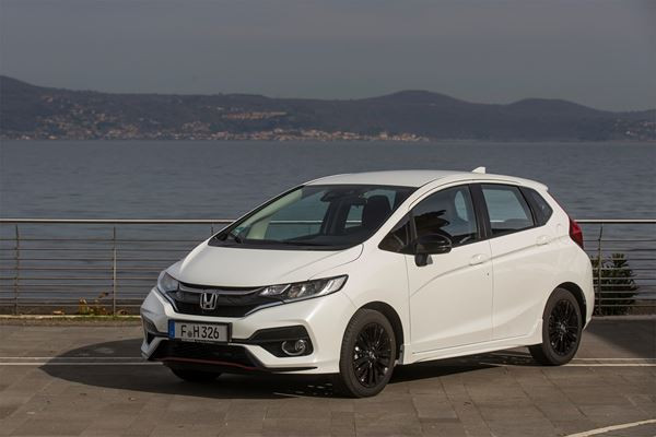 La Honda Jazz restylée reçoit une face avant « en aile »