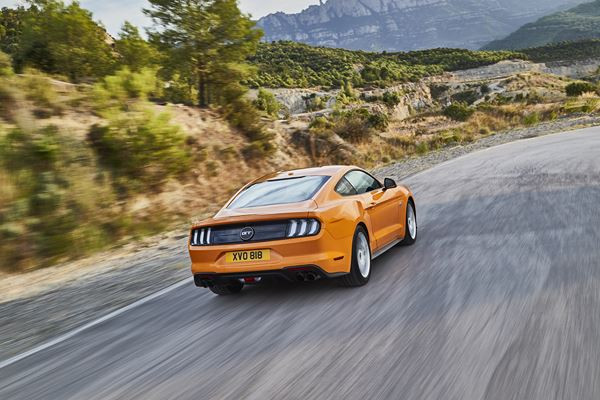 La Ford Mustang se singularise par un profil plus athlétique