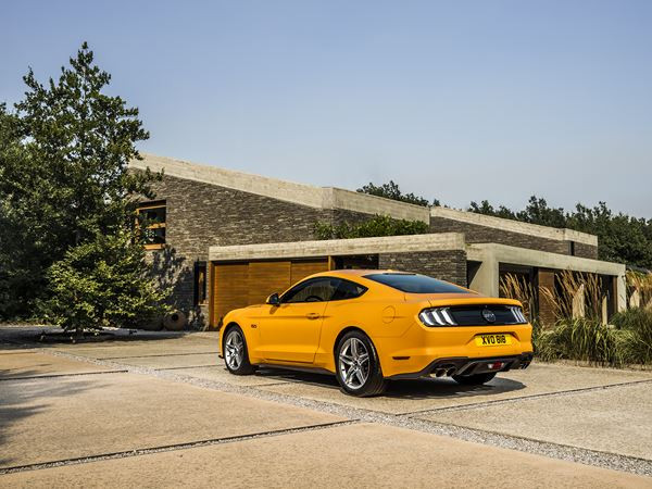 La Ford Mustang se singularise par un profil plus athlétique