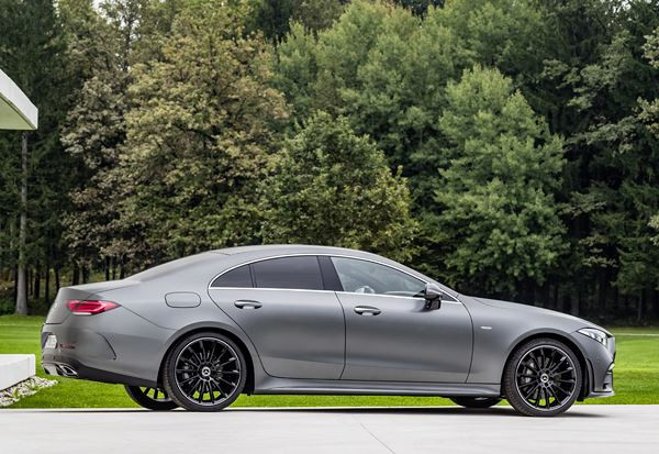 Mercedes CLS : un coupé quatre portes à la silhouette fluide aux lignes épurées