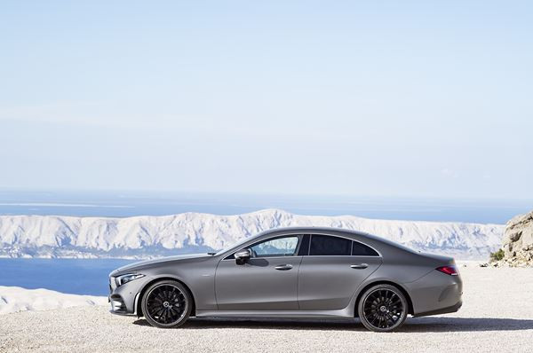 Mercedes CLS : un coupé quatre portes à la silhouette fluide aux lignes épurées