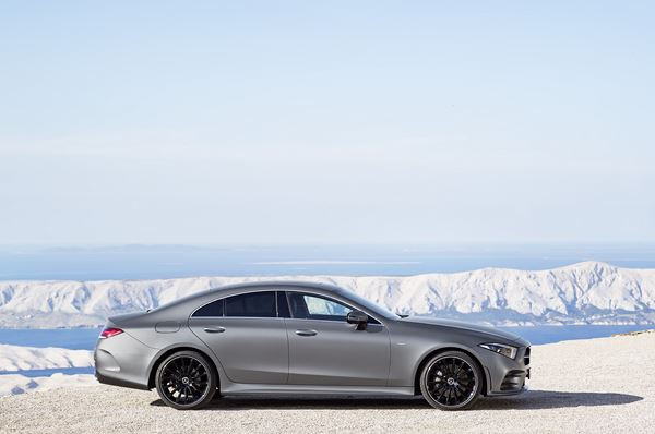 Mercedes CLS : un coupé quatre portes à la silhouette fluide aux lignes épurées