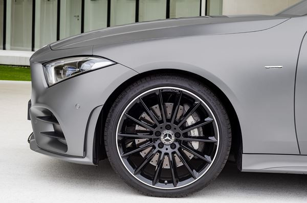 Mercedes CLS : un coupé quatre portes à la silhouette fluide aux lignes épurées