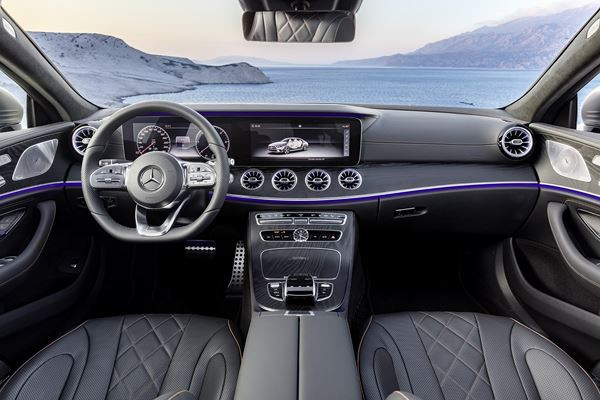Mercedes CLS : un coupé quatre portes à la silhouette fluide aux lignes épurées
