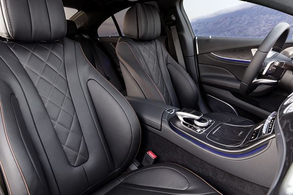 Mercedes CLS : un coupé quatre portes à la silhouette fluide aux lignes épurées