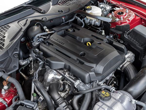 La Ford Mustang Cabriolet embarque un bloc V8 de 450 ch