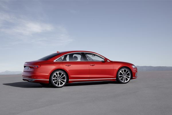 La berline de luxe Audi A8 trace la route de la conduite autonome